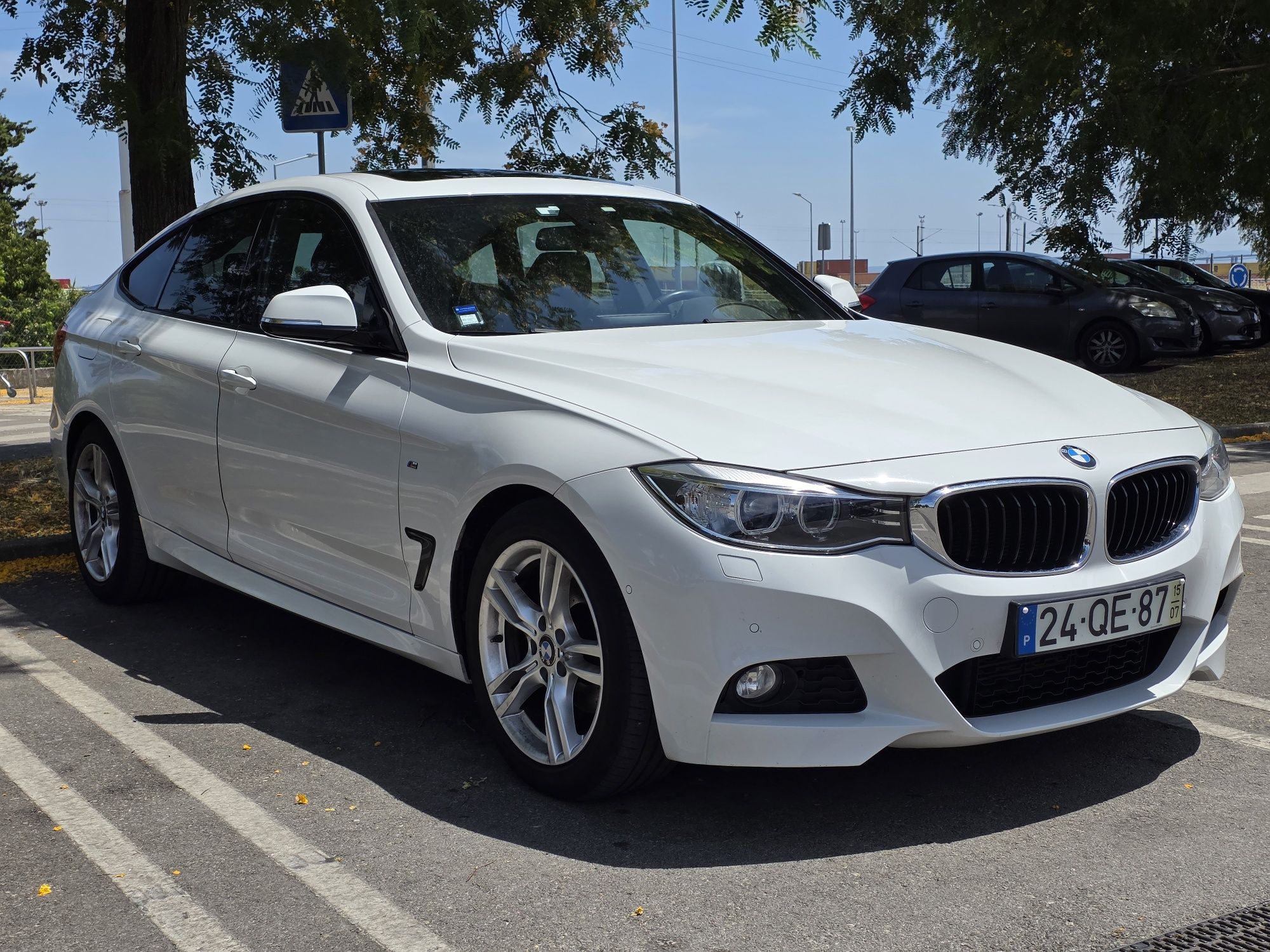 320d GT pack /M com teto de abrir panorâmico