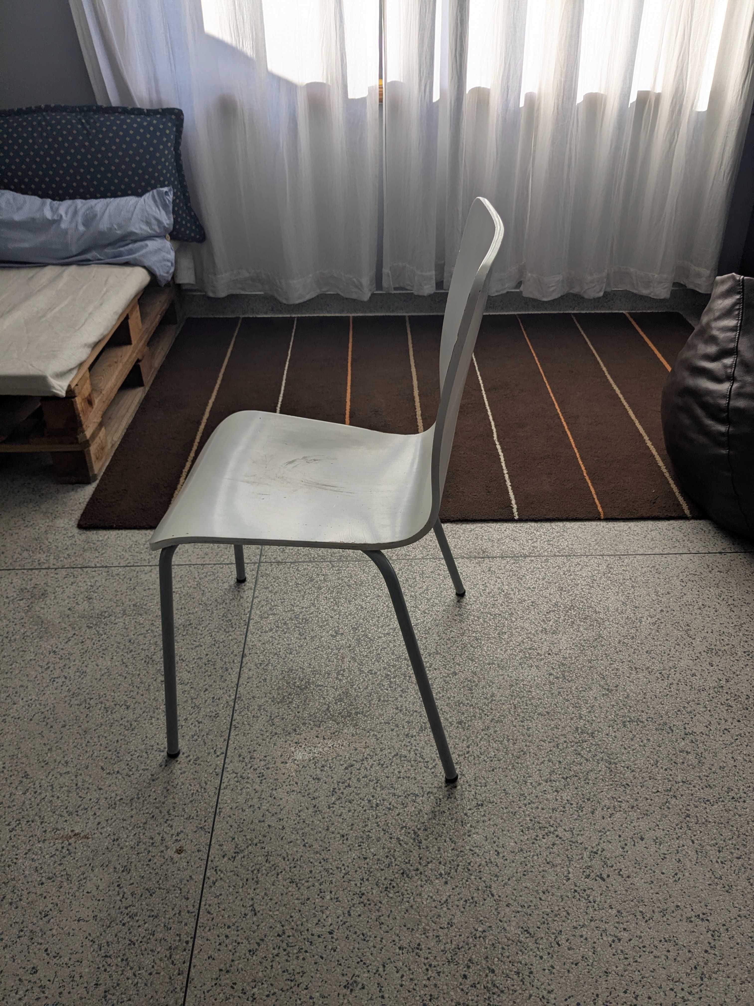 Mesa de cozinha e 4 cadeiras