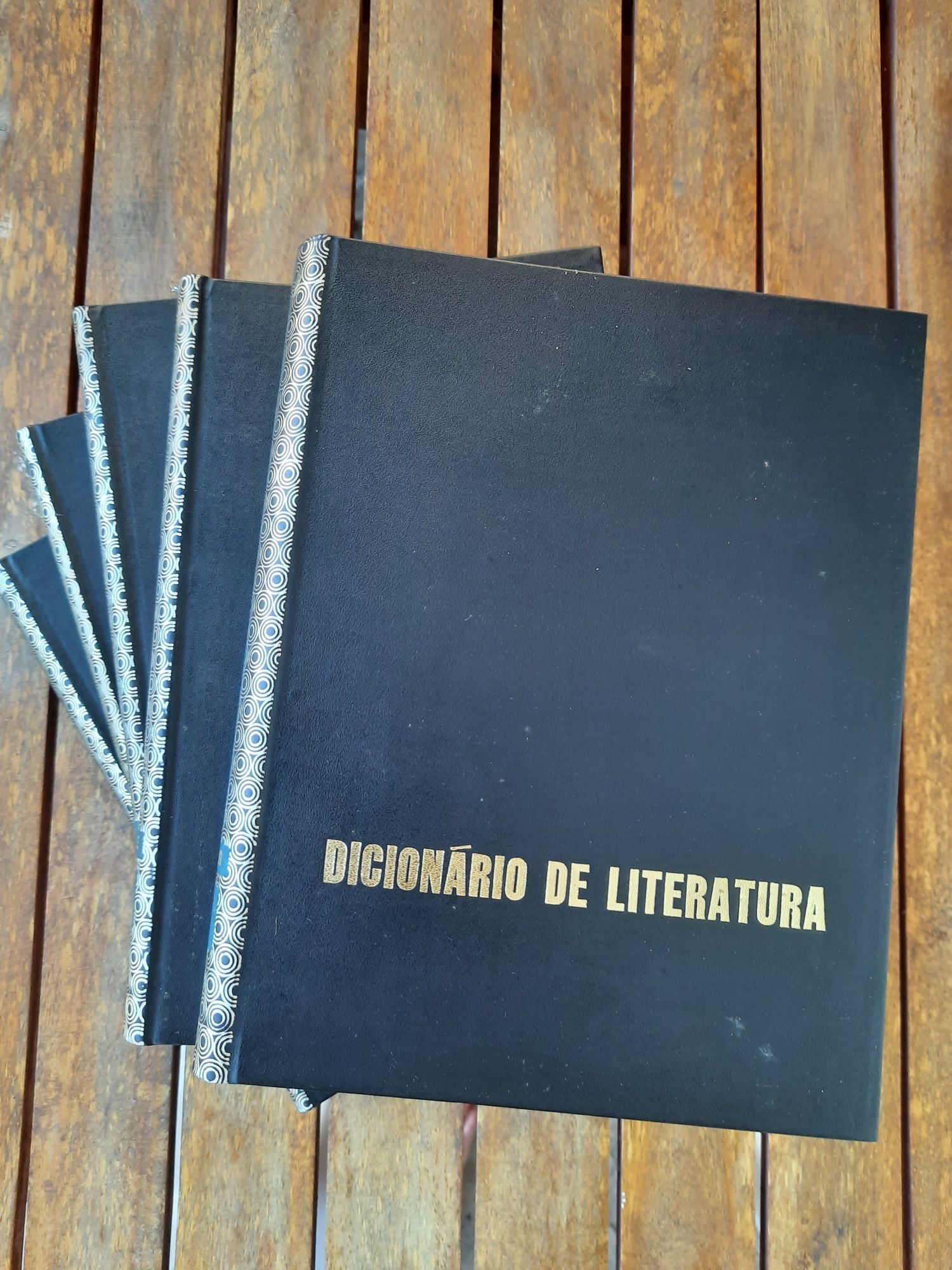 Livros - dicionário