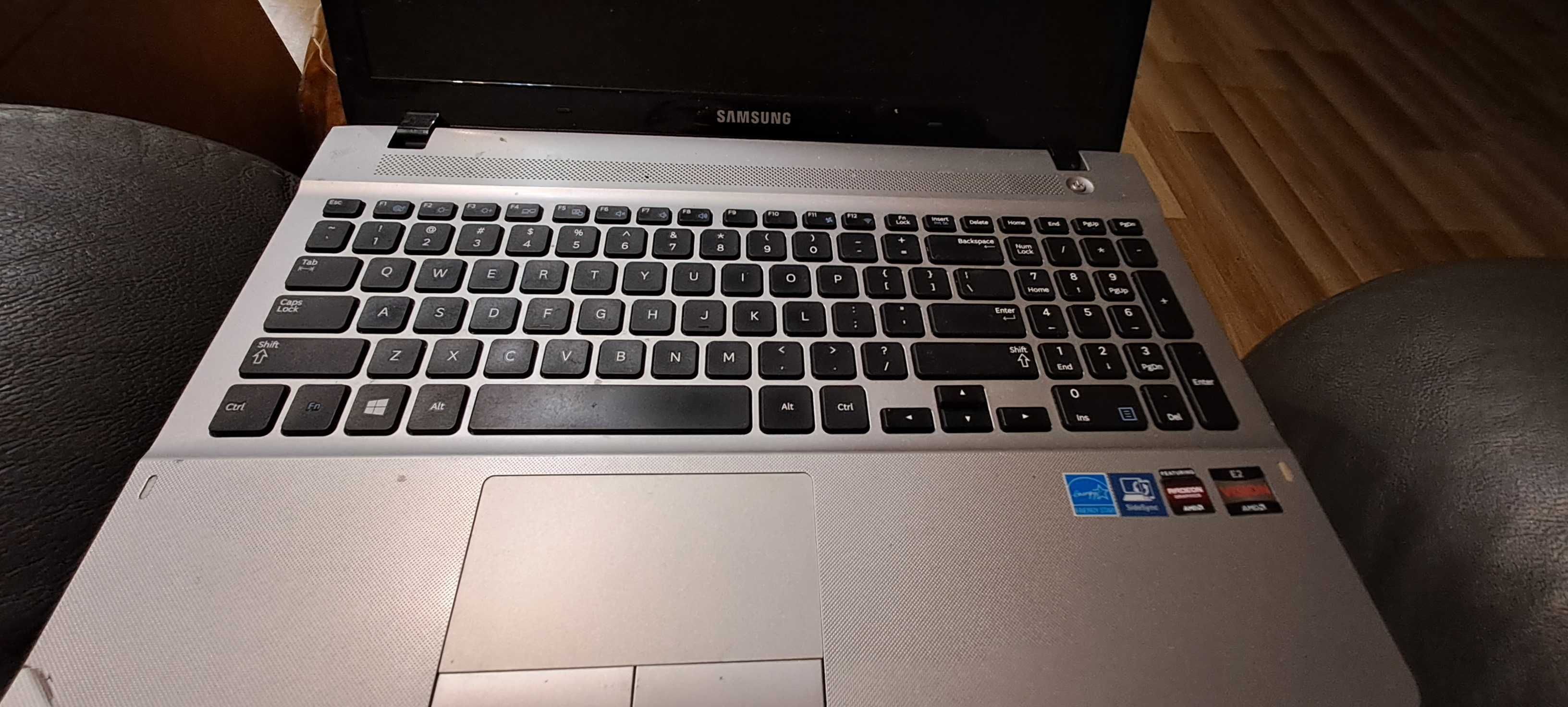 Laptop Samsung NP275E5E