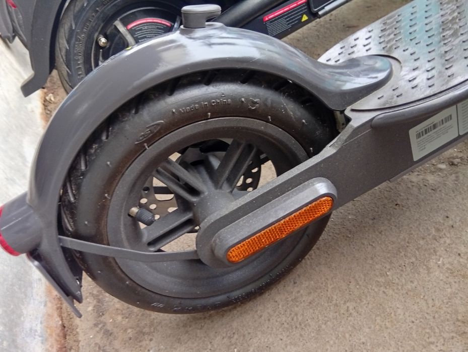 Ксіомі 4 про ,електросамокат