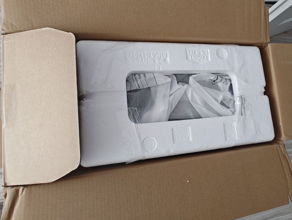 Sundbar Samsung Q 60c plus głośniki tylne surround