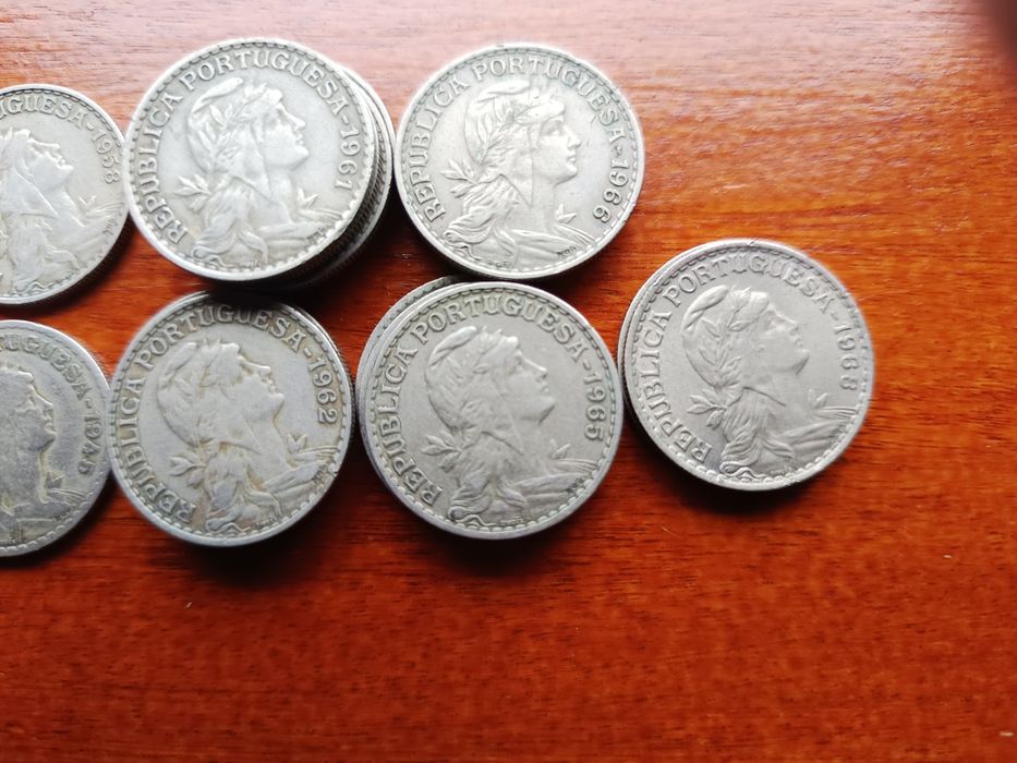 27 Moedas de 1 escudo