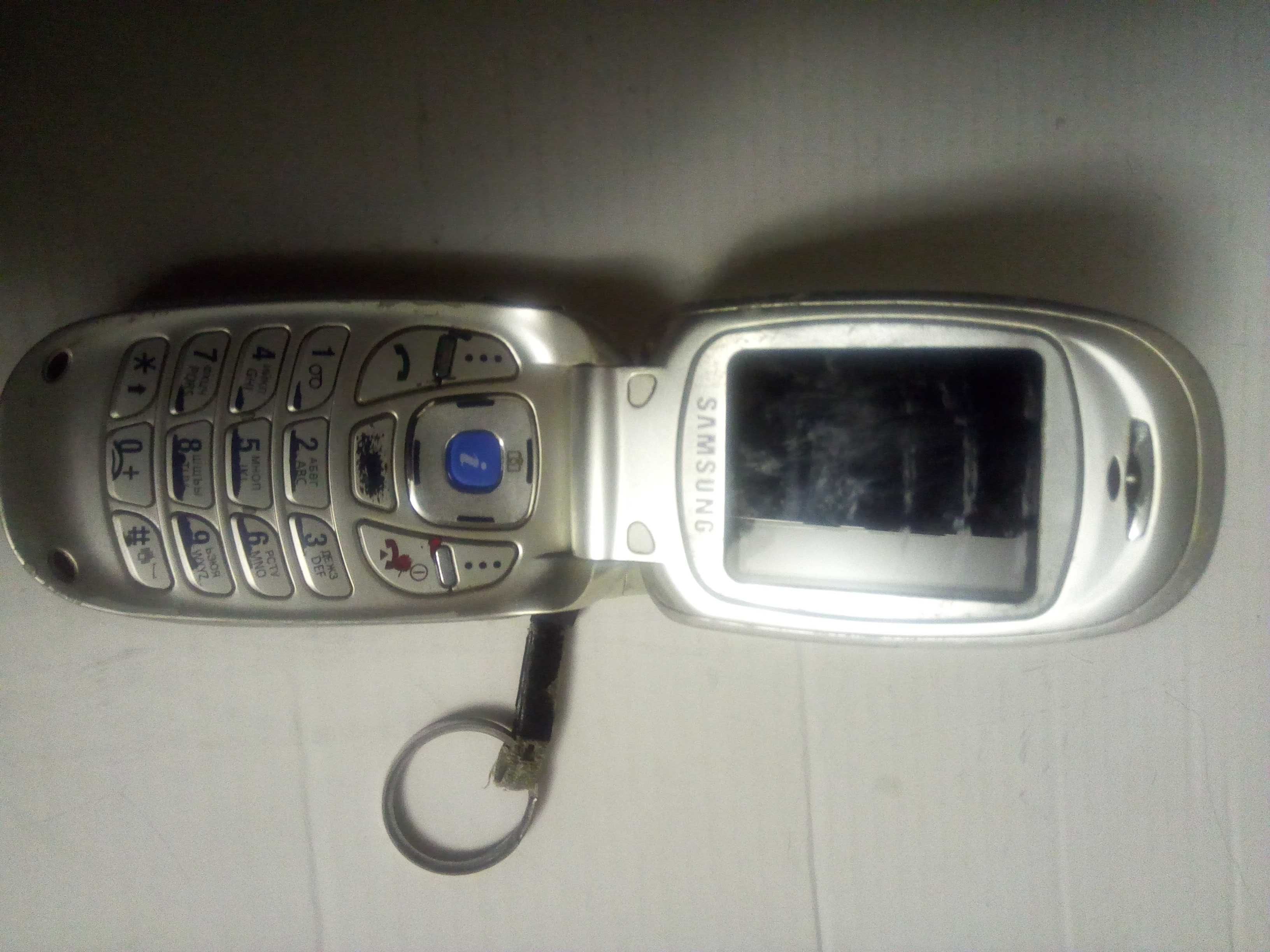 Мобильный телефон Samsung SHG-E300
