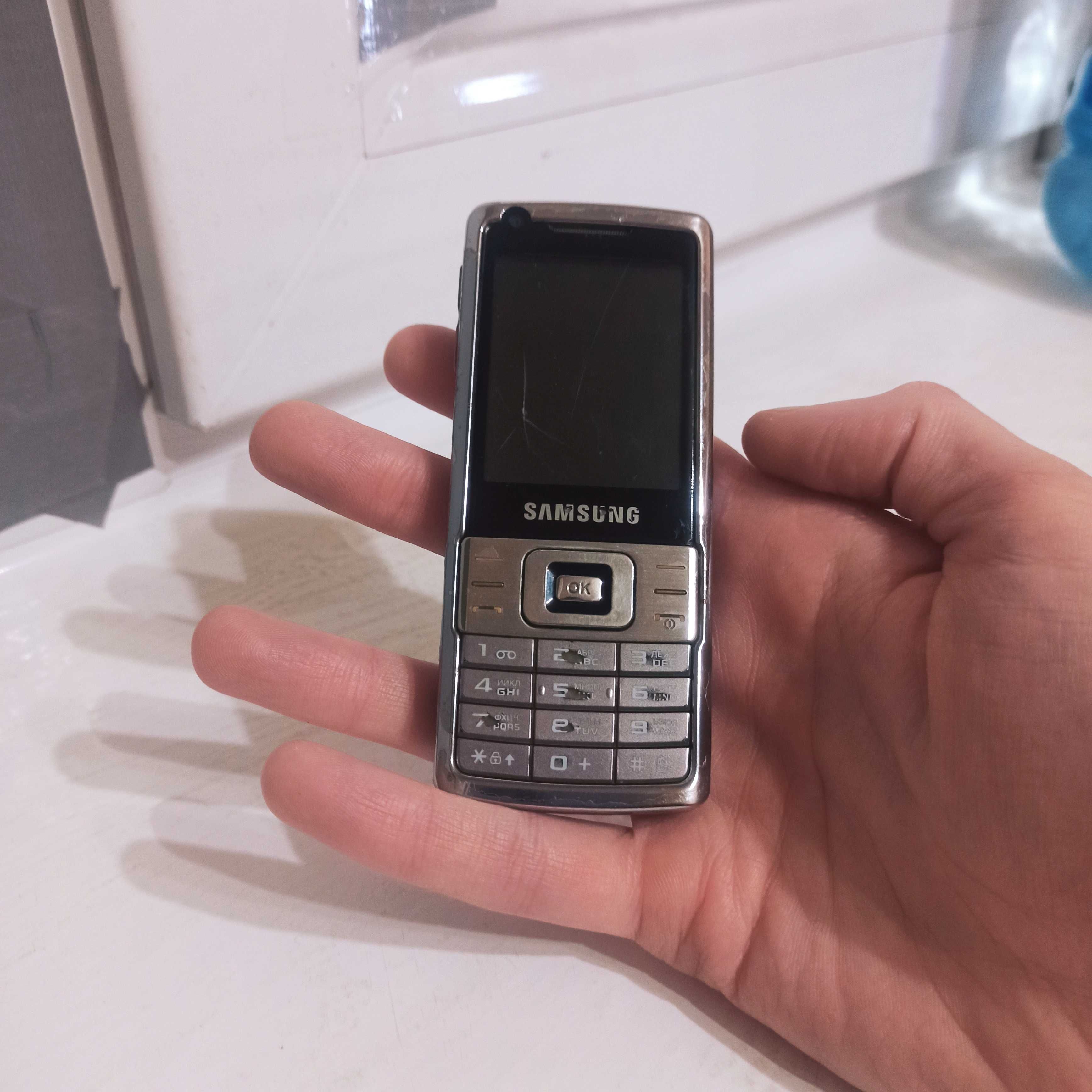 Мобильный телефон Samsung L700