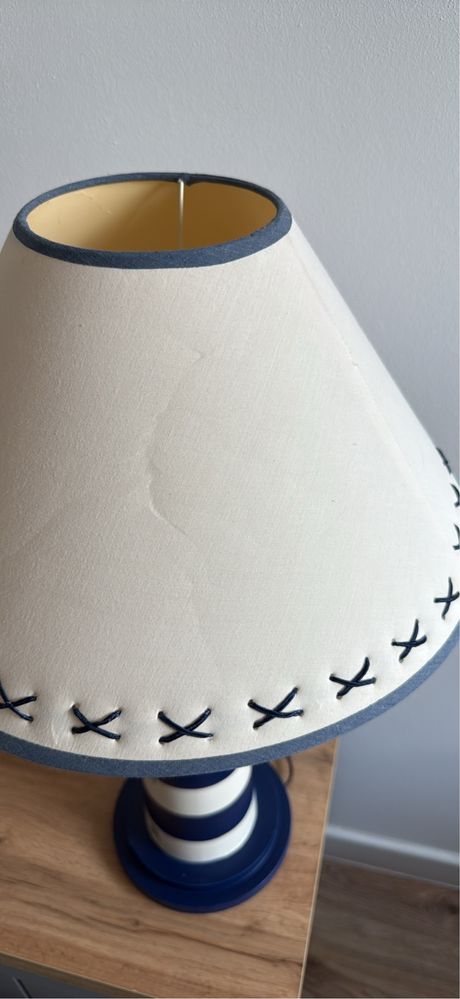 Lampa latarnia w stylu marynistycznym