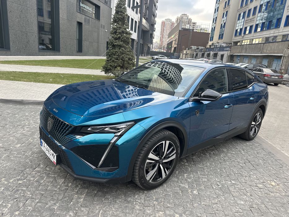 Автомобіль Peugeot 408 пежо 408