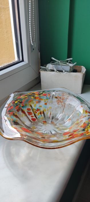 Stara patera ze szkła kolorowego z czasów PRL-u