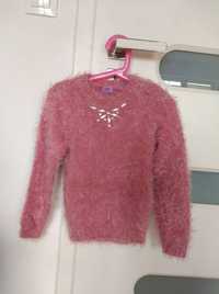 Puchaty różowy sweter z kryształami 122-128