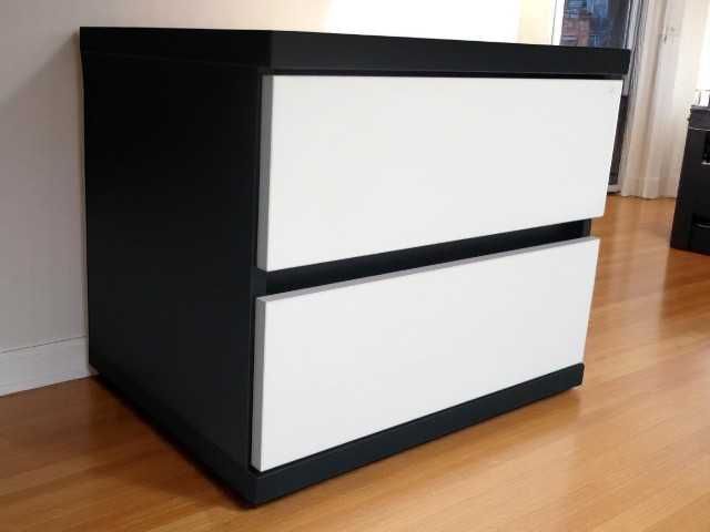 Mesa de Cabeceira Preto e Branco | Nova | Já Montada | Entrega Grátis