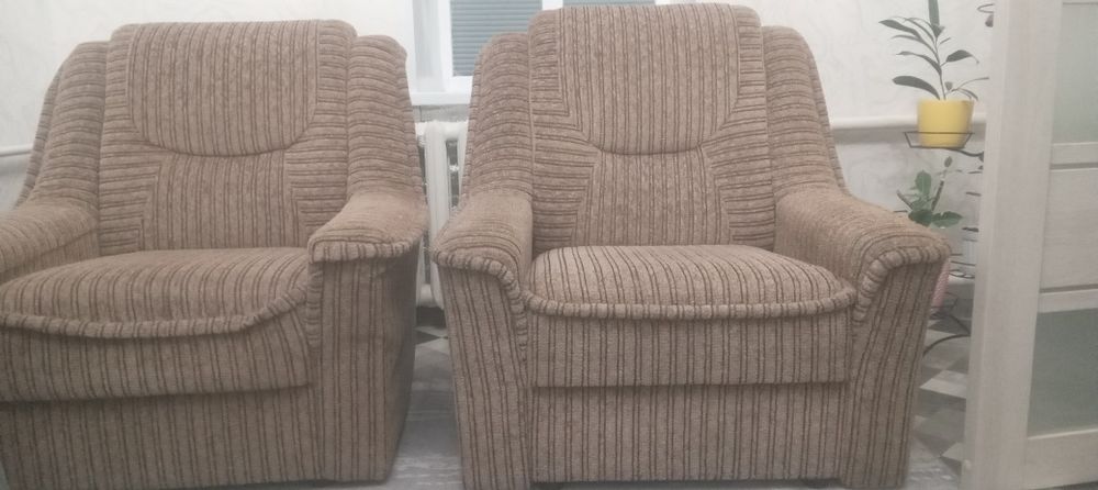 Продаж комелекту крісел