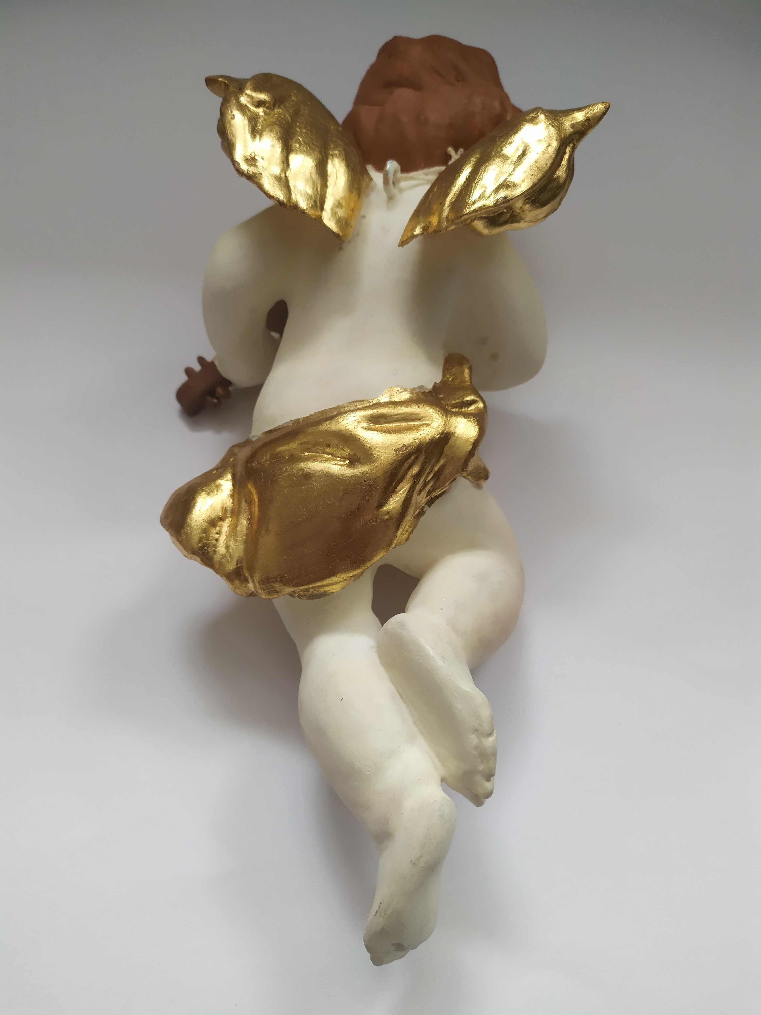 Anioł amor rzeźba złoto drewno polichromowana