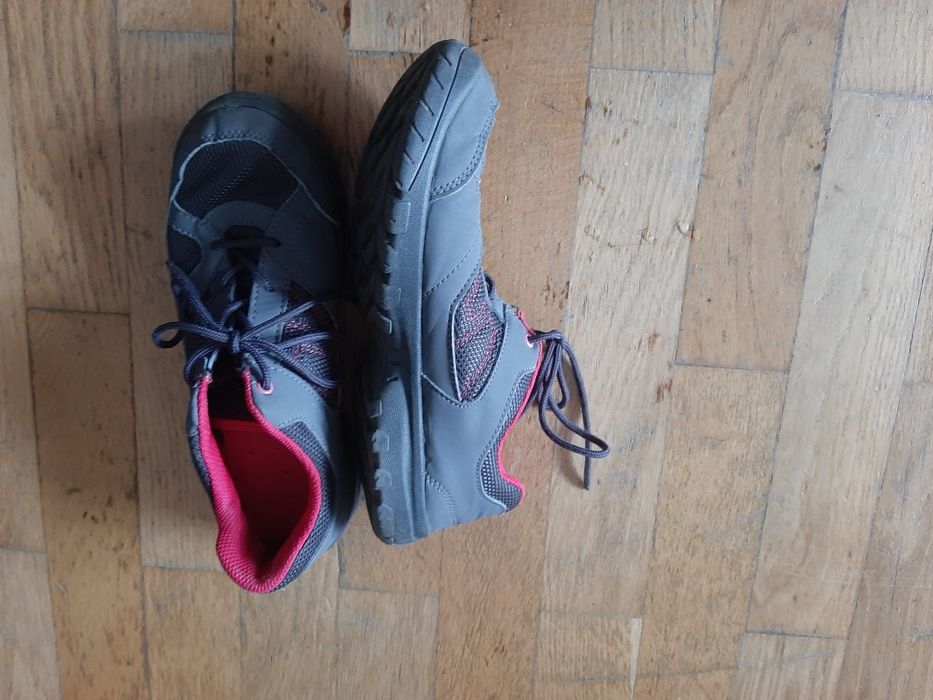 Buty dziewczęce z Decathlon