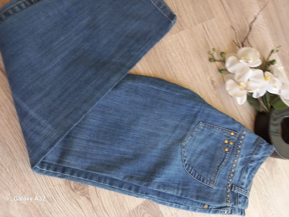 Spodnie jeansowe. Stan jak nowe l/xl