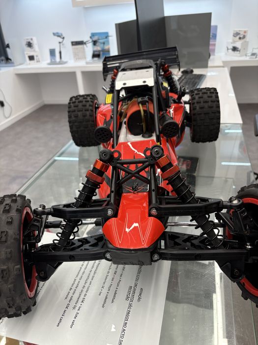 Carro a Combustão Vermelho