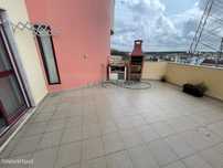 Vende-se Excelente T2 com 2 Terraços e Box, na Urbanização da Ribei...