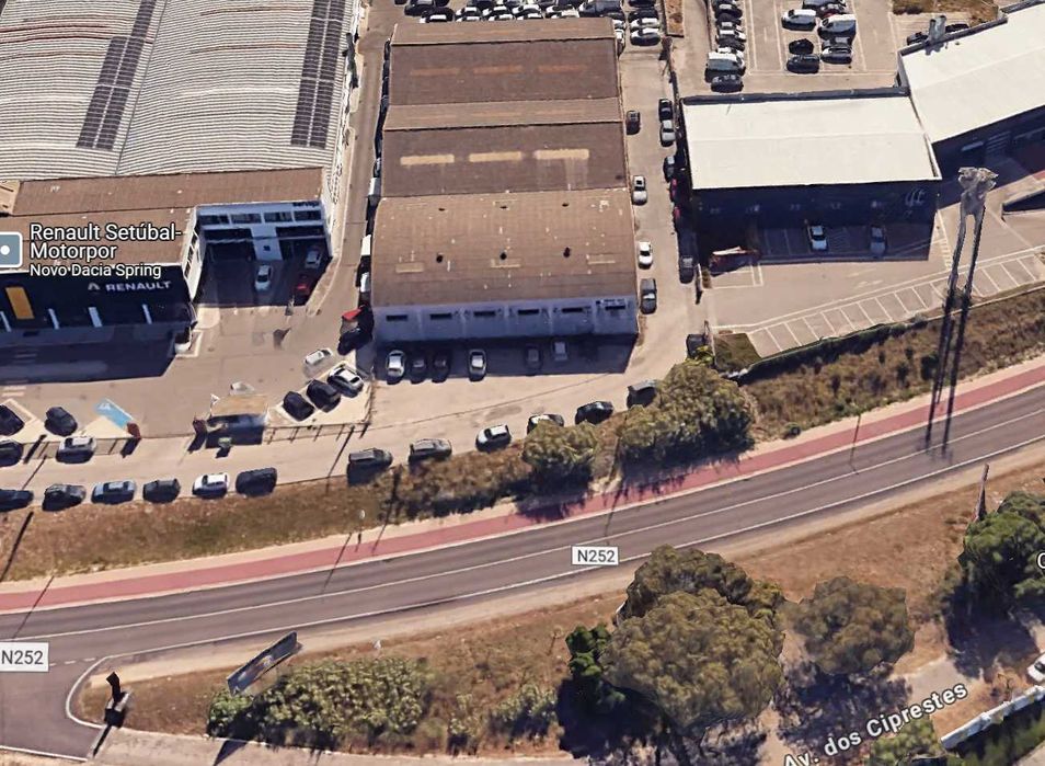 Arrendamento Armazém Sétubal -1800m2 - Estrada dos Ciprestes