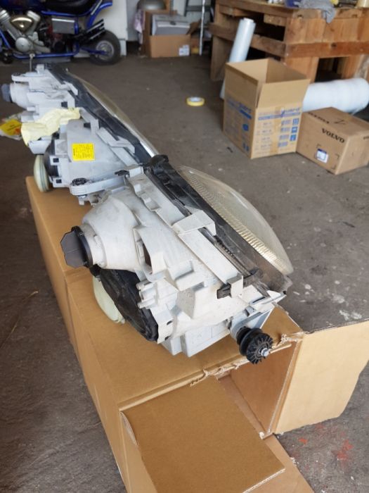 Lampa prawa przód mercedes c-klasa combi 2003 r