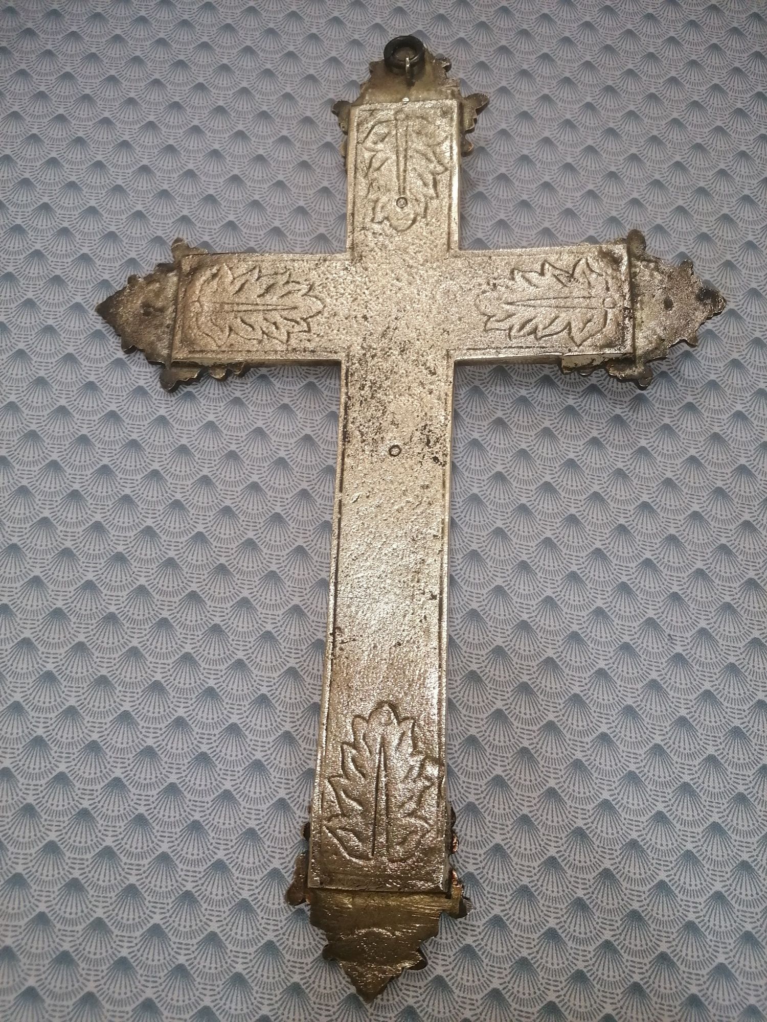 Crucifixo antigo em bronze em bom estado