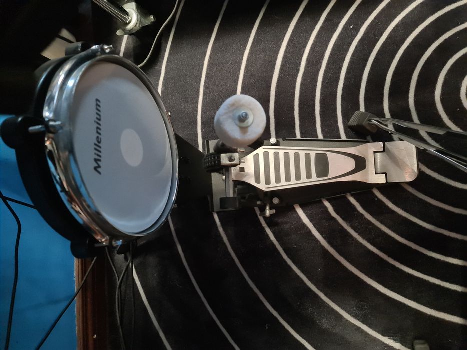 Bateria Millenium MPS-750X E-Drum Complete Bundl