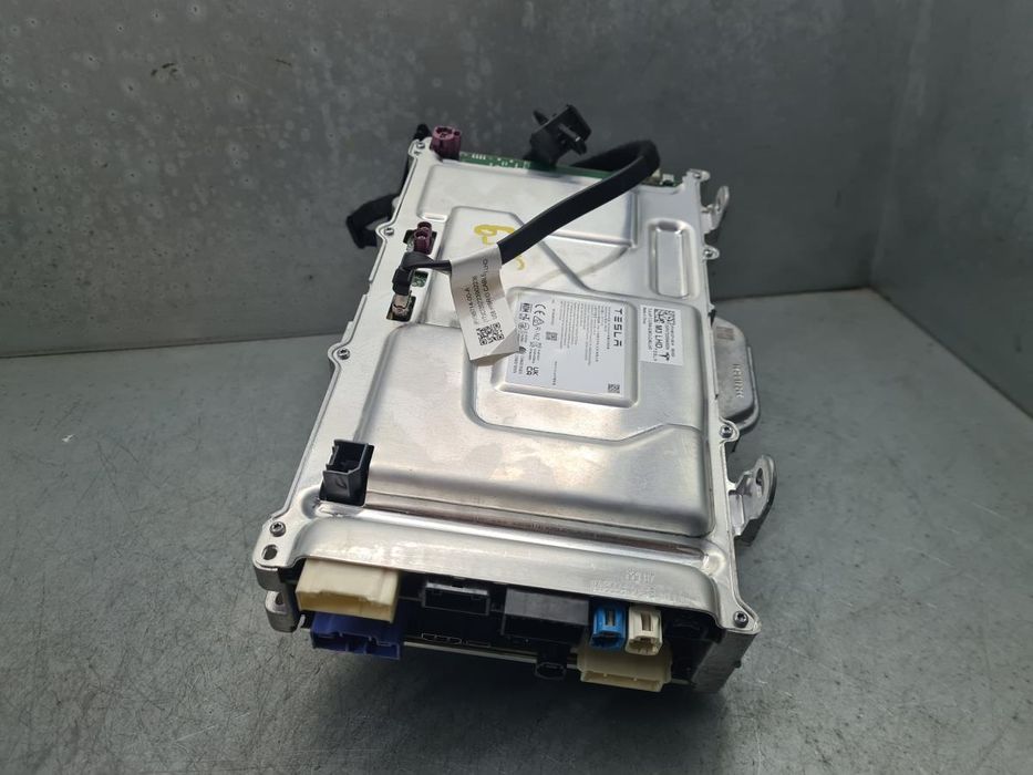 Módulo genérico TESLA Model 3 (5YJ3)