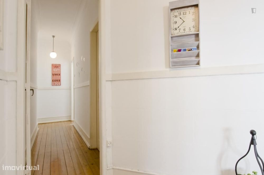 Quarto - localizado em Arroios Lisbon