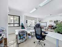 Espaço comercial com potencial de habitação em Sto. Antº