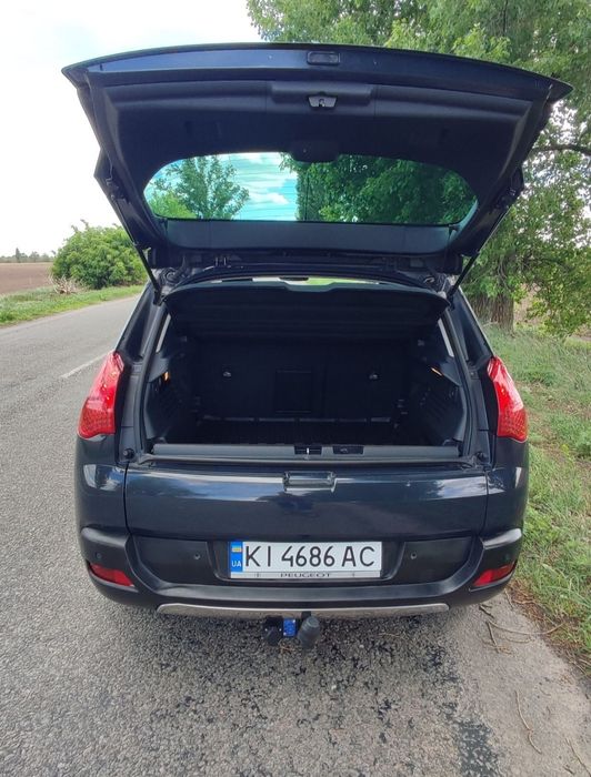 Пежо 3008  2011 року