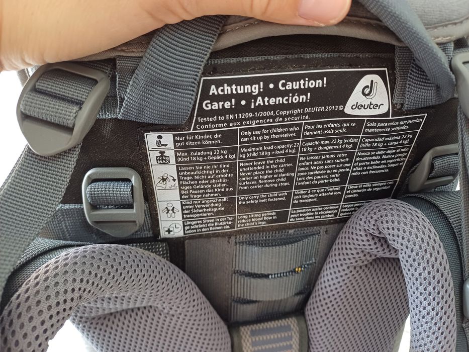 Porta bebé caminhada Deuter