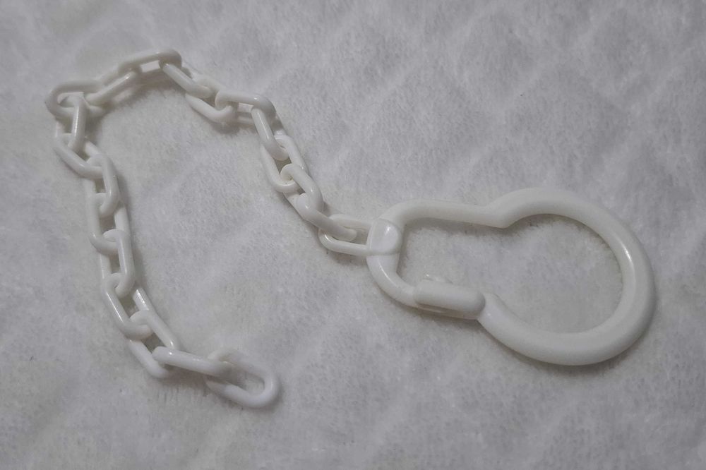 Łańcuszek z zapięciem do smoczka, biały, 22cm, 2mm (Dla Dziecka)