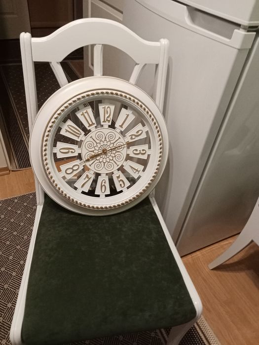 Продам годинник на стіну.