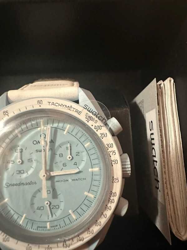 Omega x Swatch SO33L100 Uranus – Design inspirowany kosmosem