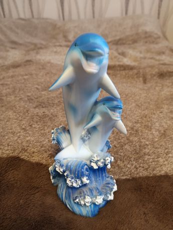 Статуетка дельфінів