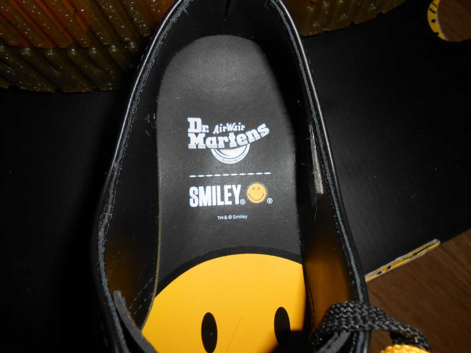 DR. MARTENS Туфлі/черевики Smiley колаборація, лімітована колекція