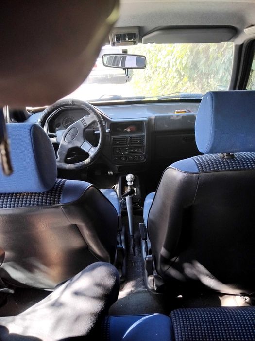 Peugeot 106 4 portas gasolina