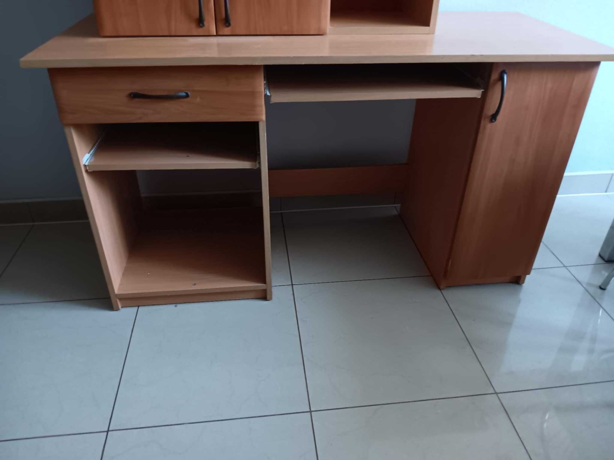 Biurko komputerowe, wraz z wiszącą szafką - OKAZJA!!!