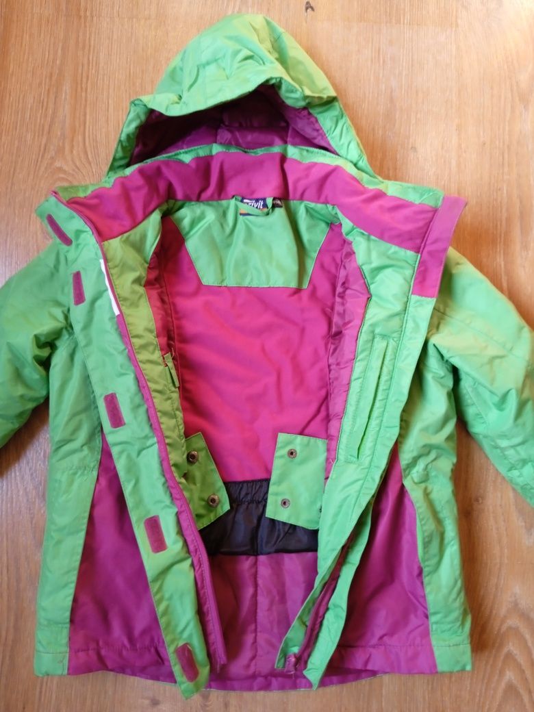 Демисезонна спортивна куртка на дівчинку, 134-140.