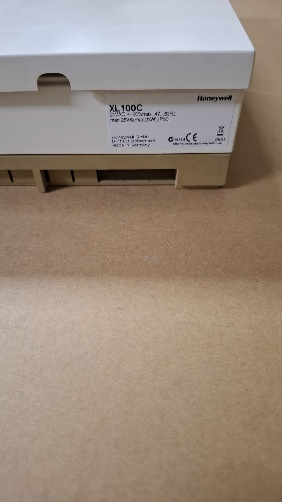 Sterownik Honeywell XL100C