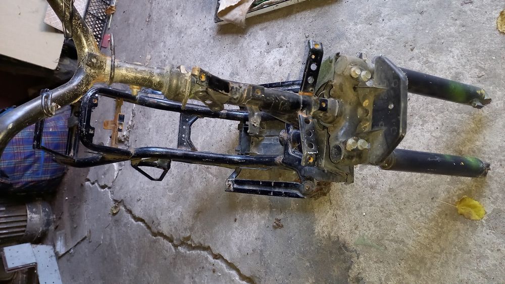 Продам рама на мотороллер скутер