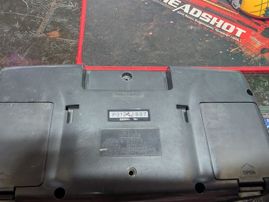 Sega game gear  разом з картриджем