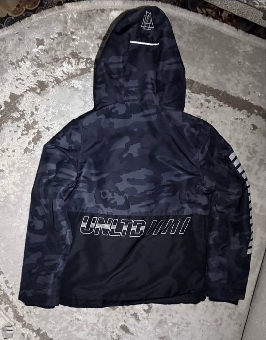 Курточка для хлопчика 10-11 років, гарний стан