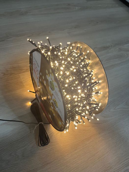 45 metros de luzes de Natal