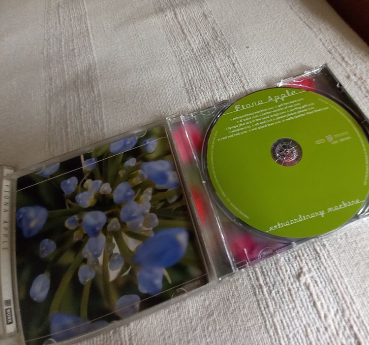 Dois cds de Fiona Apple originais em perfeito estado
