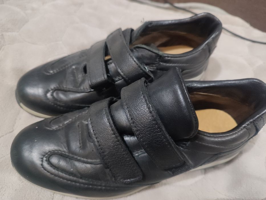 Туфлі чи кросівки шкіра