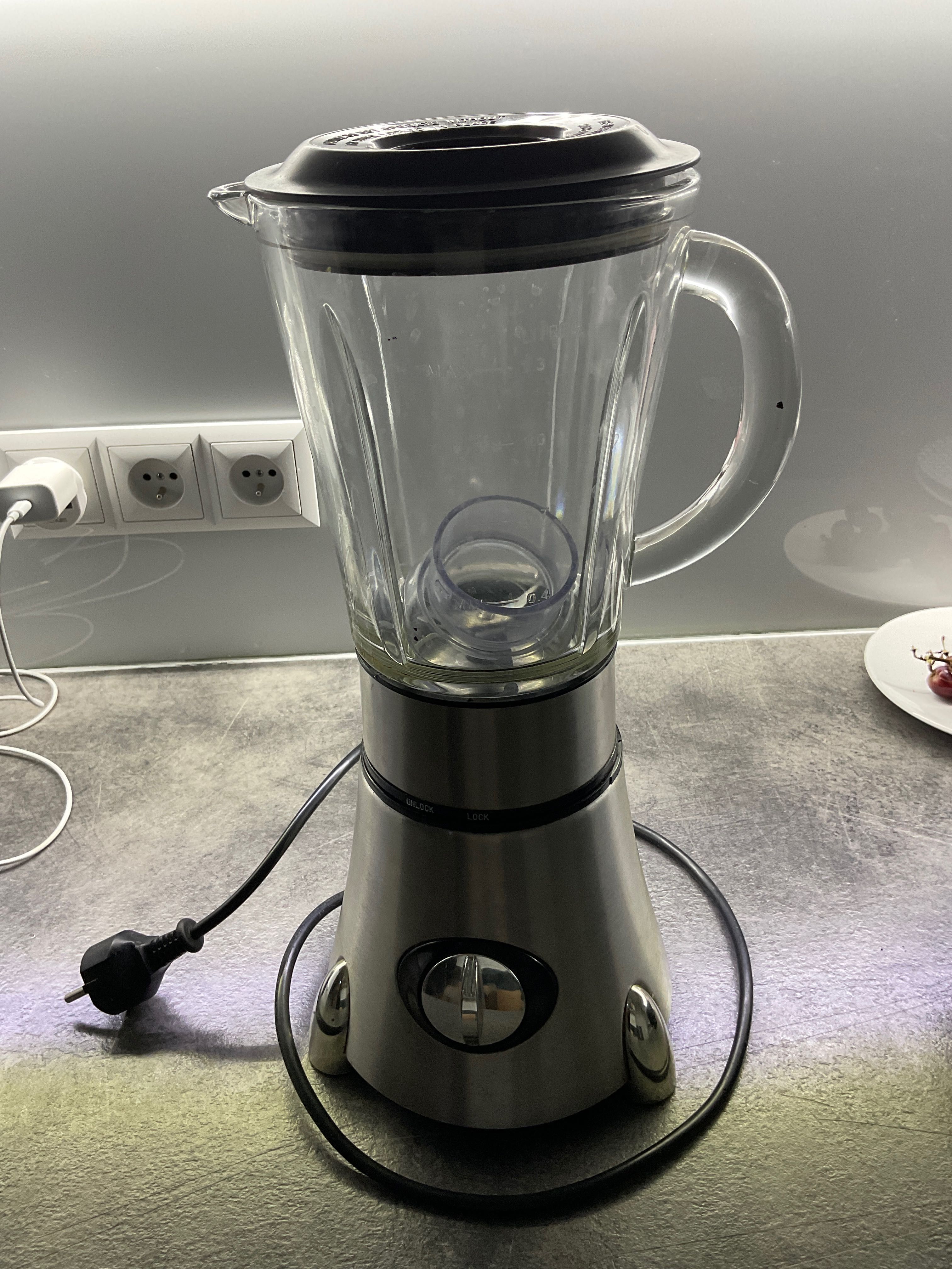 Blender kielichowy koenik o mocy 700 W niemiecki