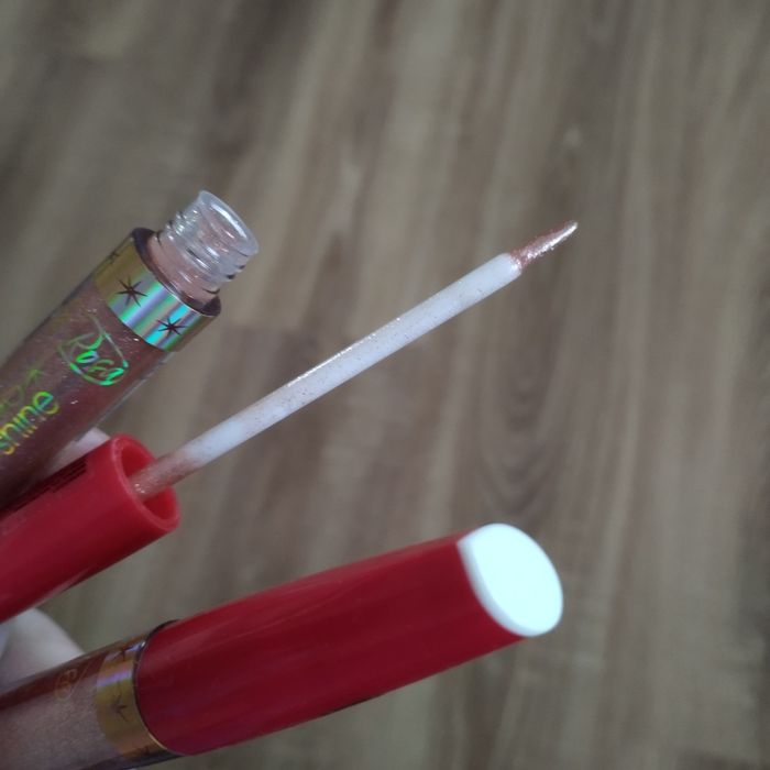 Блеск для губ Новый