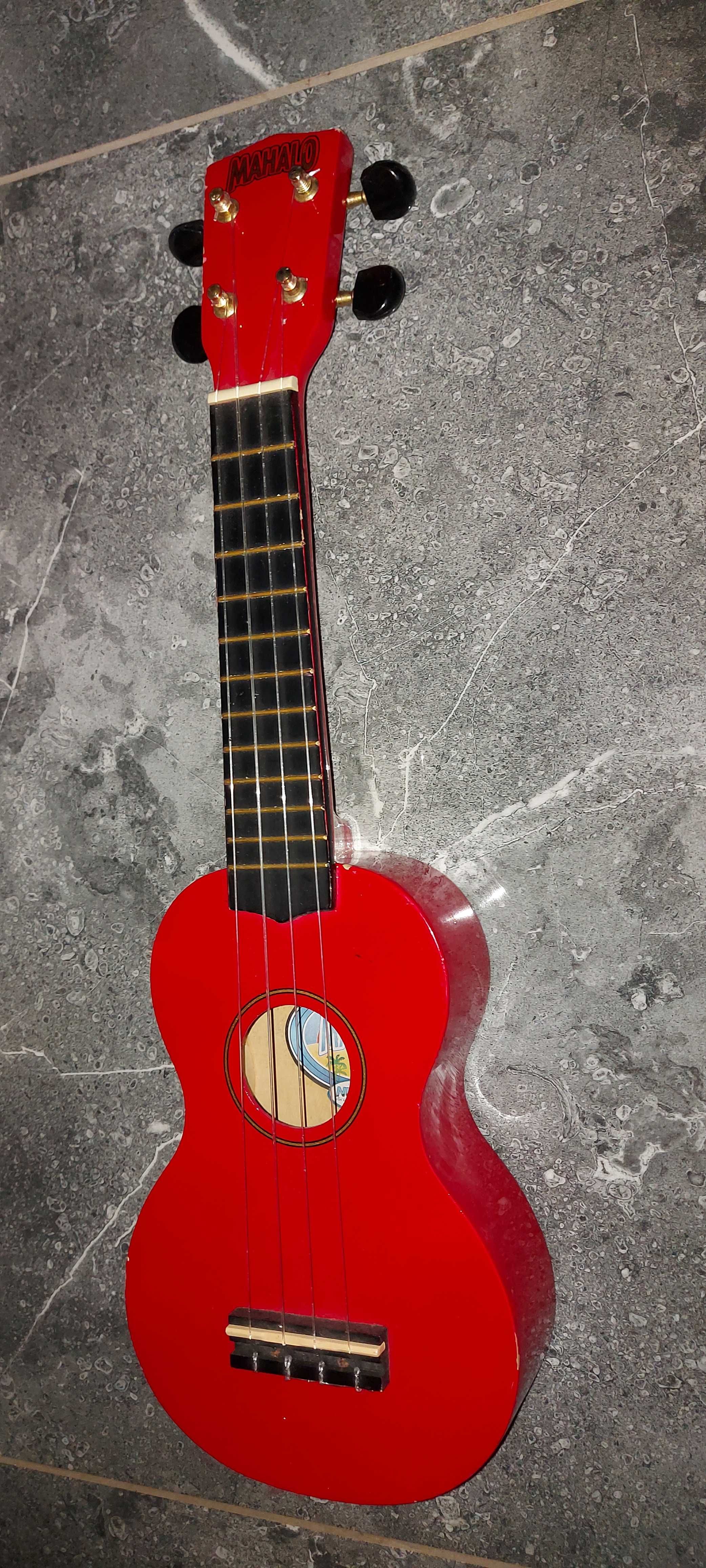 Ukulele czerwona gitara