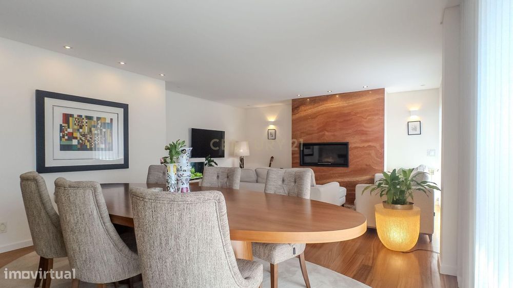 Apartamento T3 com Terraço, Varanda, Garagem | Último andar em Paranho