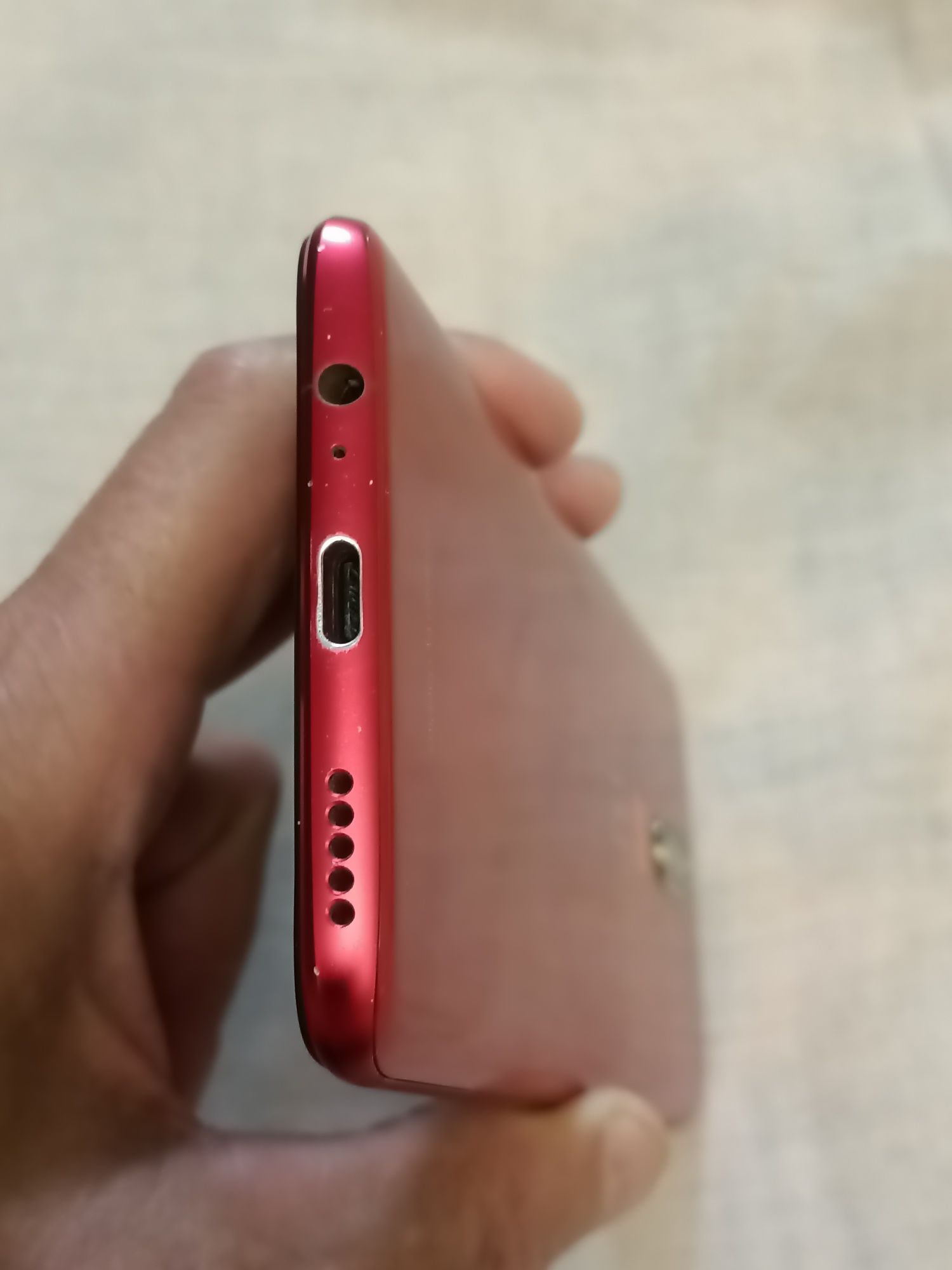 Смартфон OnePlus 6 в глянцевом красном цвете!