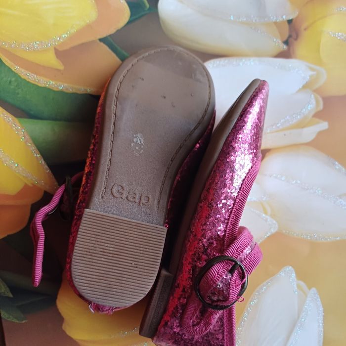 Туфельки для дівчинки